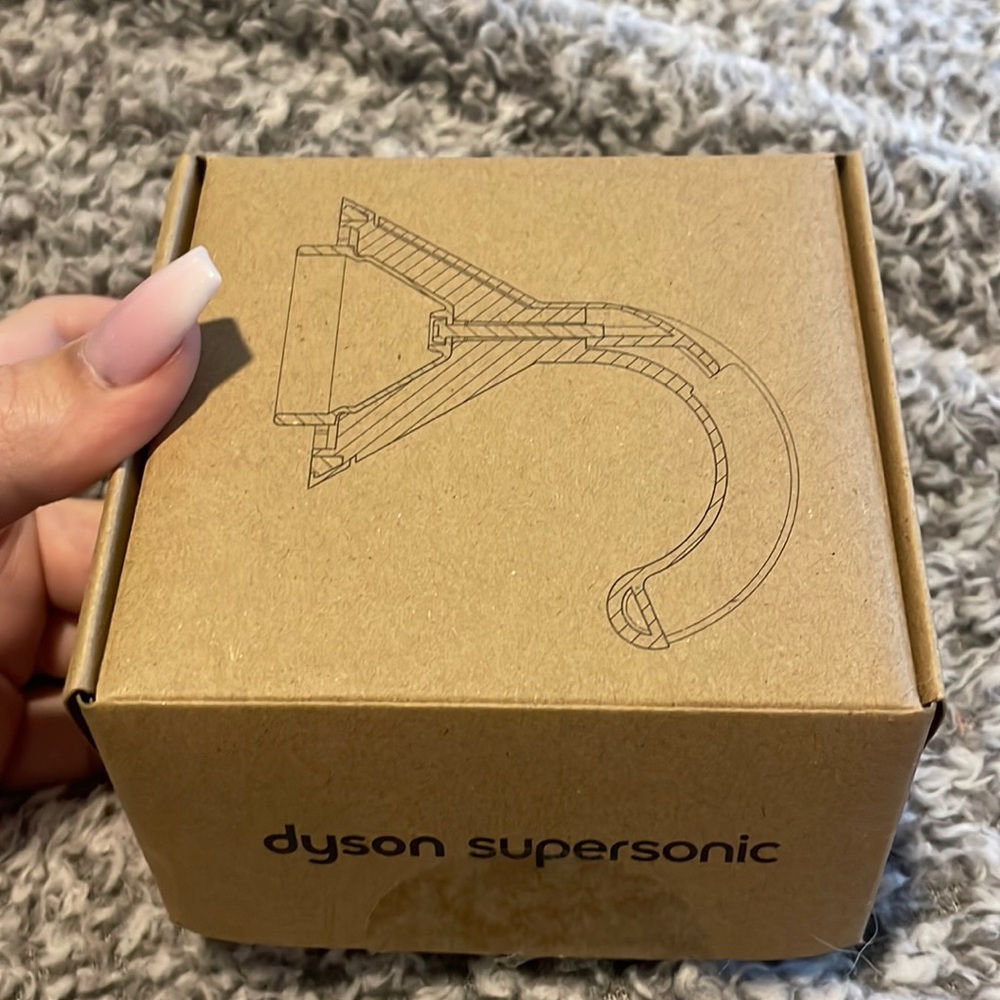 Dyson super sonic flyaway tool
